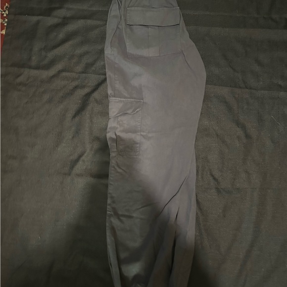 SKIMS Cover-Up Cargo Pants- Gunmetal - Picture 2 of 2